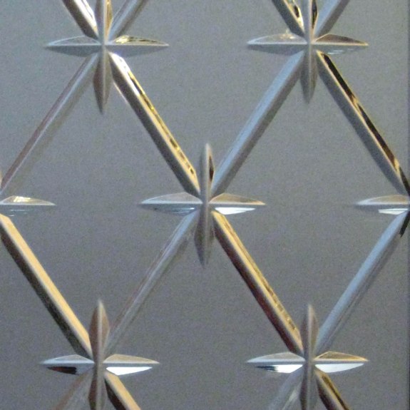 CrissCross - from the Brilliant Cutting Traditional Designs portfolio | Ellison Art Glass